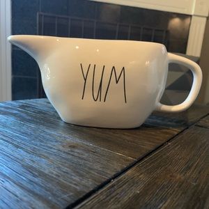 Rae Dunn YUM 🍽 Gravy Boat